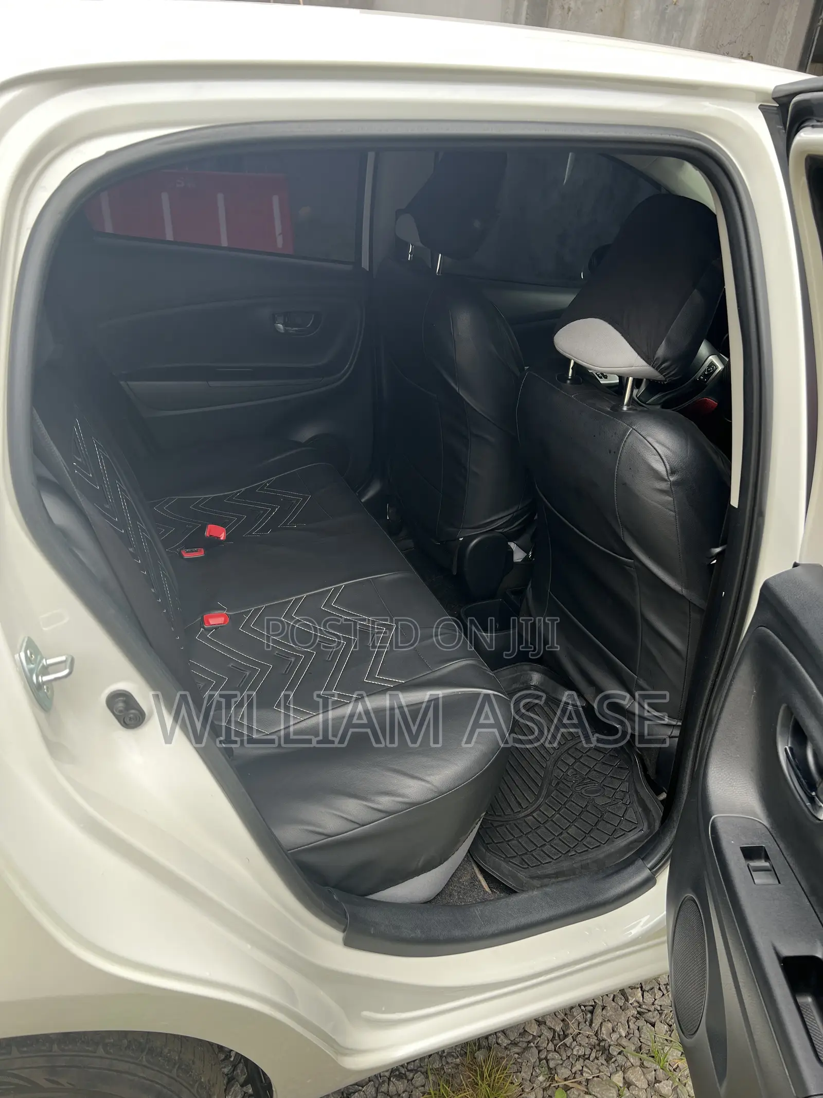 Toyota Vitz 1.3 FWD 5dr 2015 Red