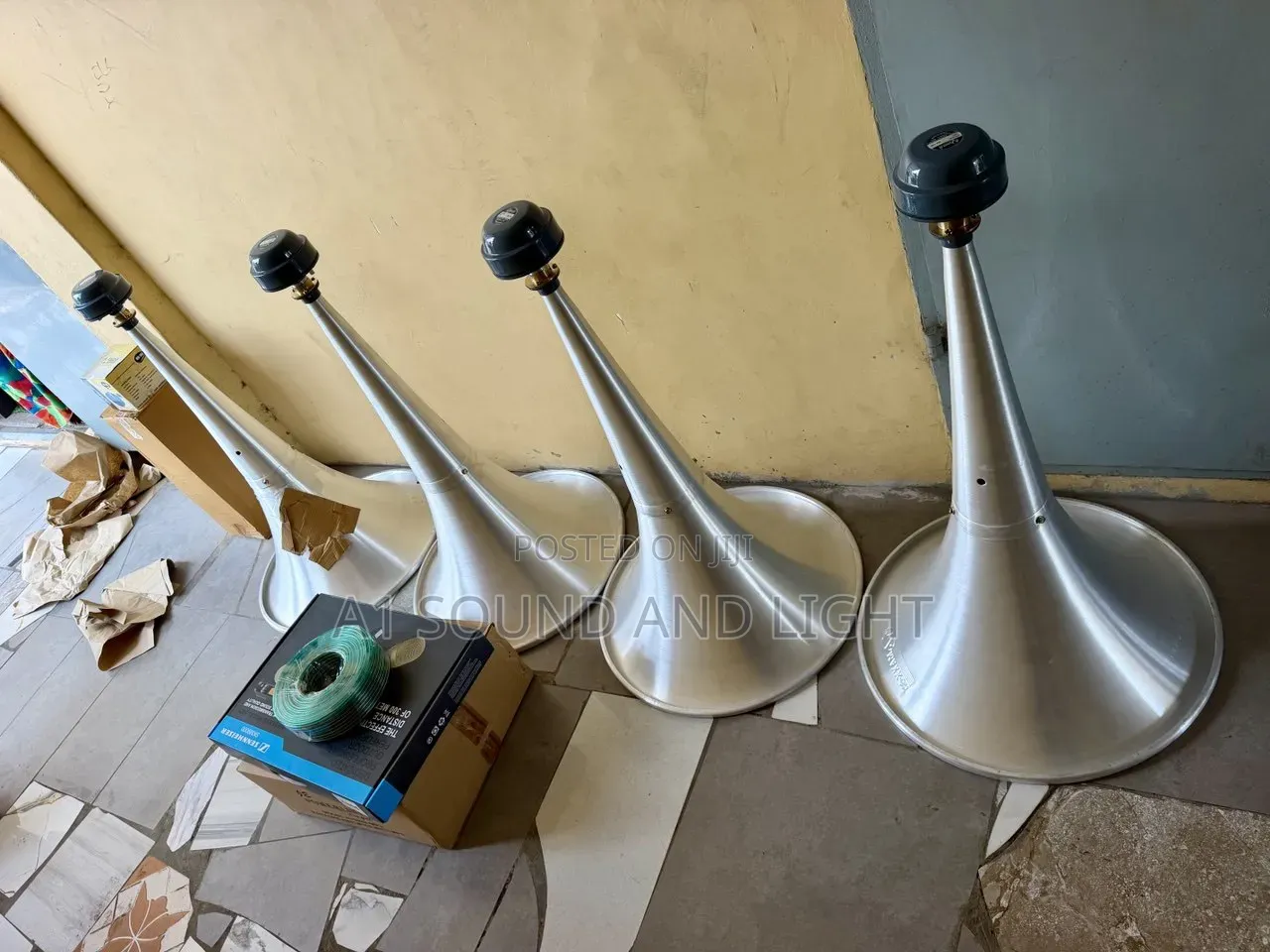 Maxx-on 24-Inches Trumpet Horn, Amplifier, Cables for Public Address