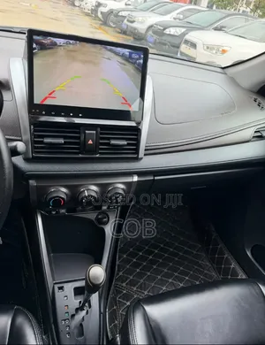 Toyota Yaris 2016 Silver