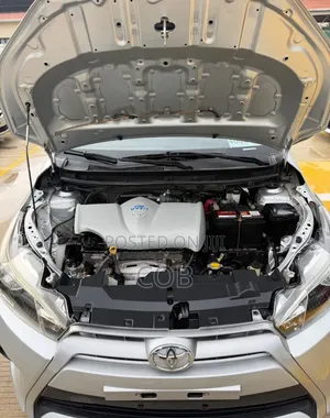Toyota Yaris 2016 Silver