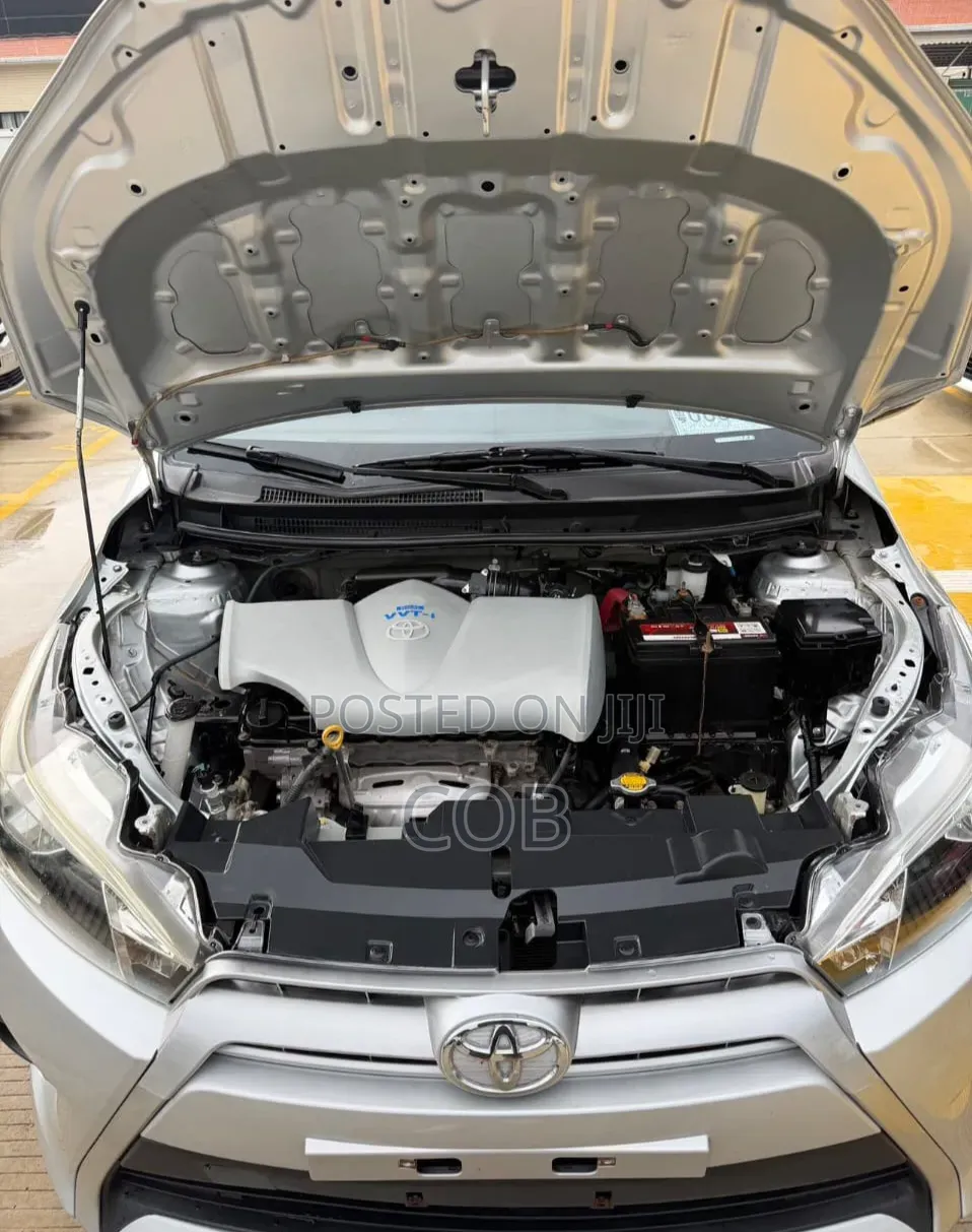 Toyota Yaris 2016 Silver