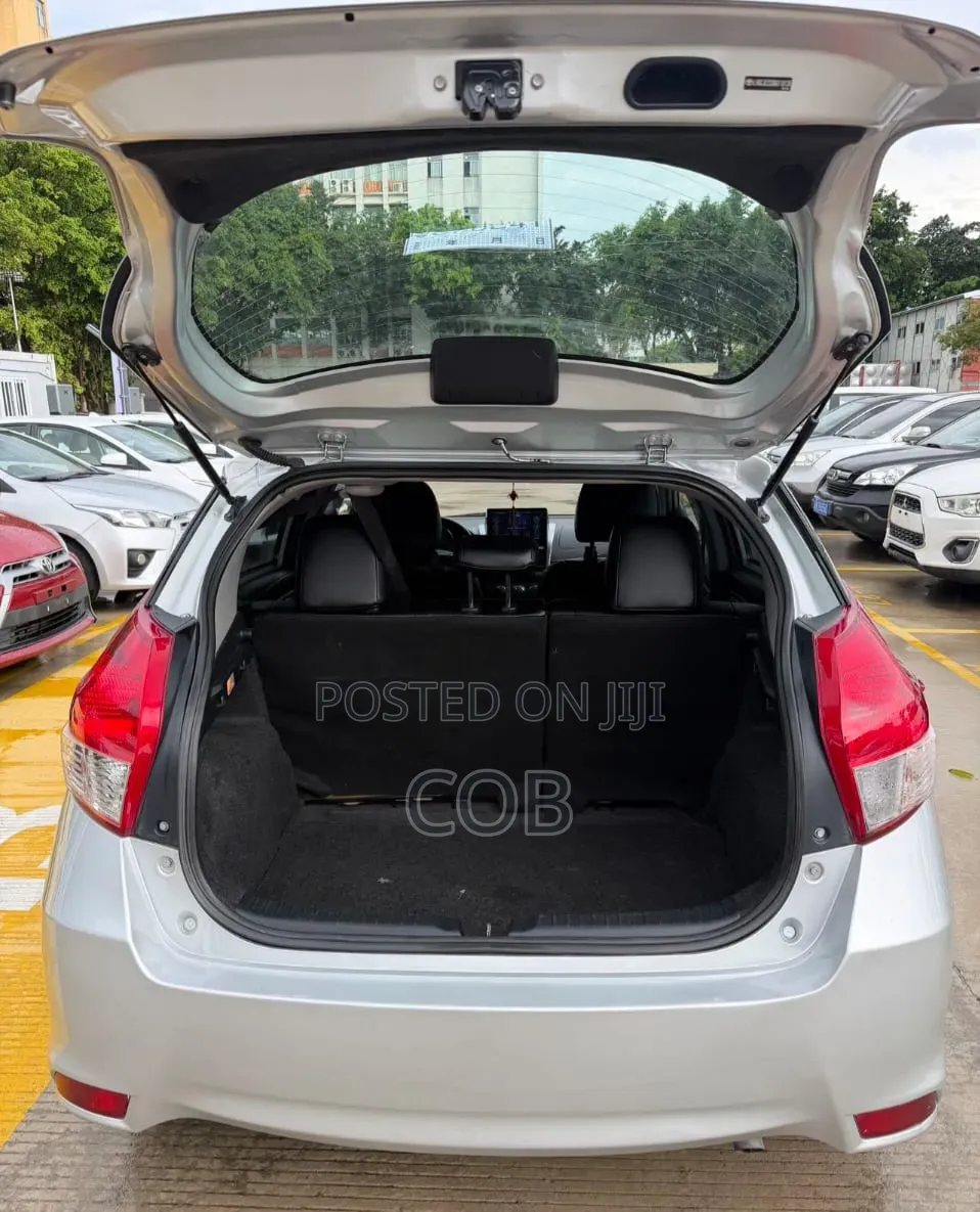 Toyota Yaris 2016 Silver