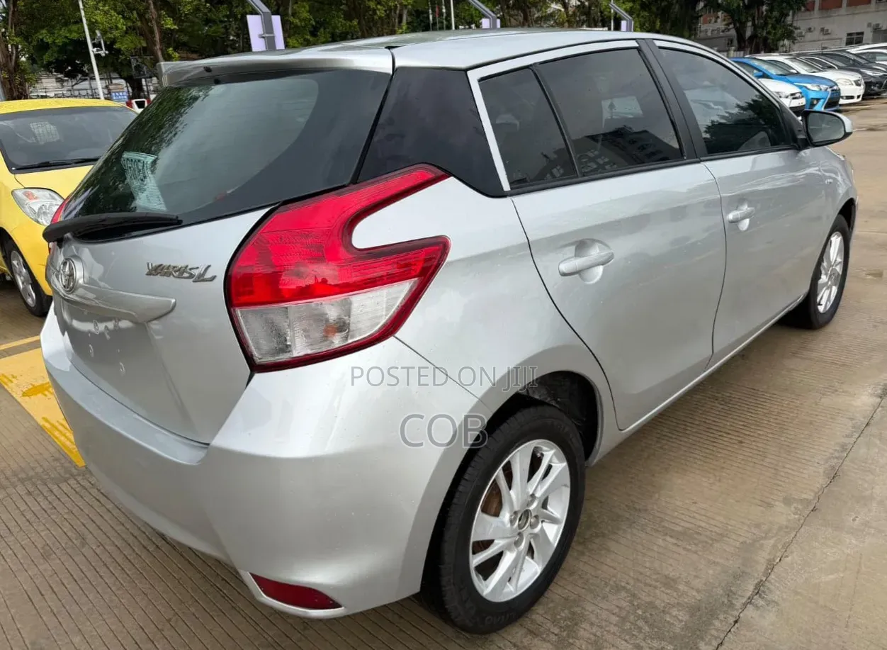 Toyota Yaris 2016 Silver