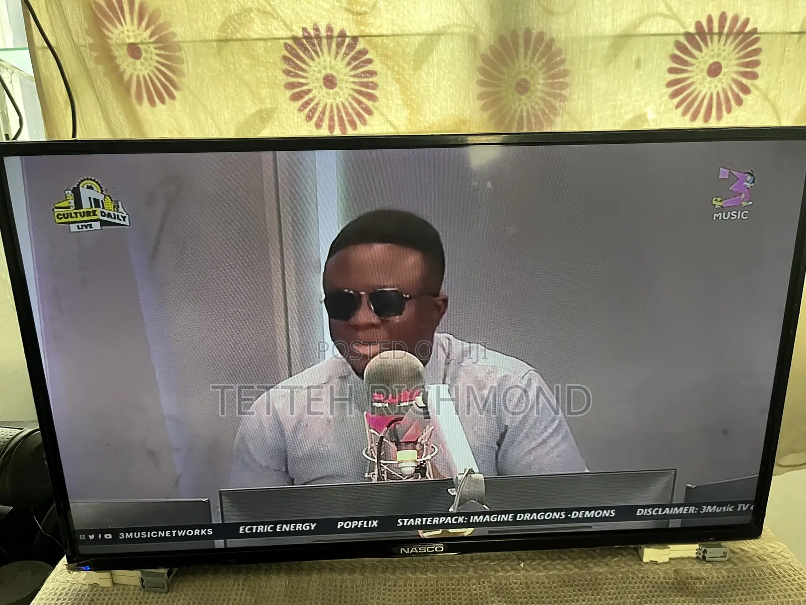 Nasco 32inc Digital TV