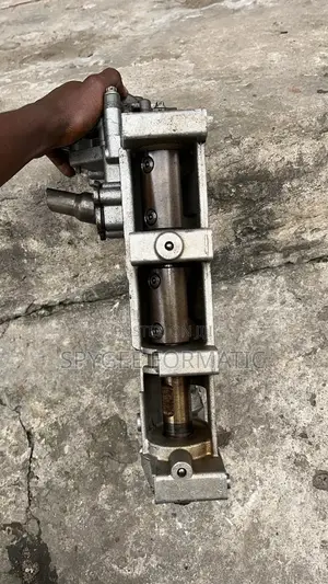 W204 271 C250 Oil Pump