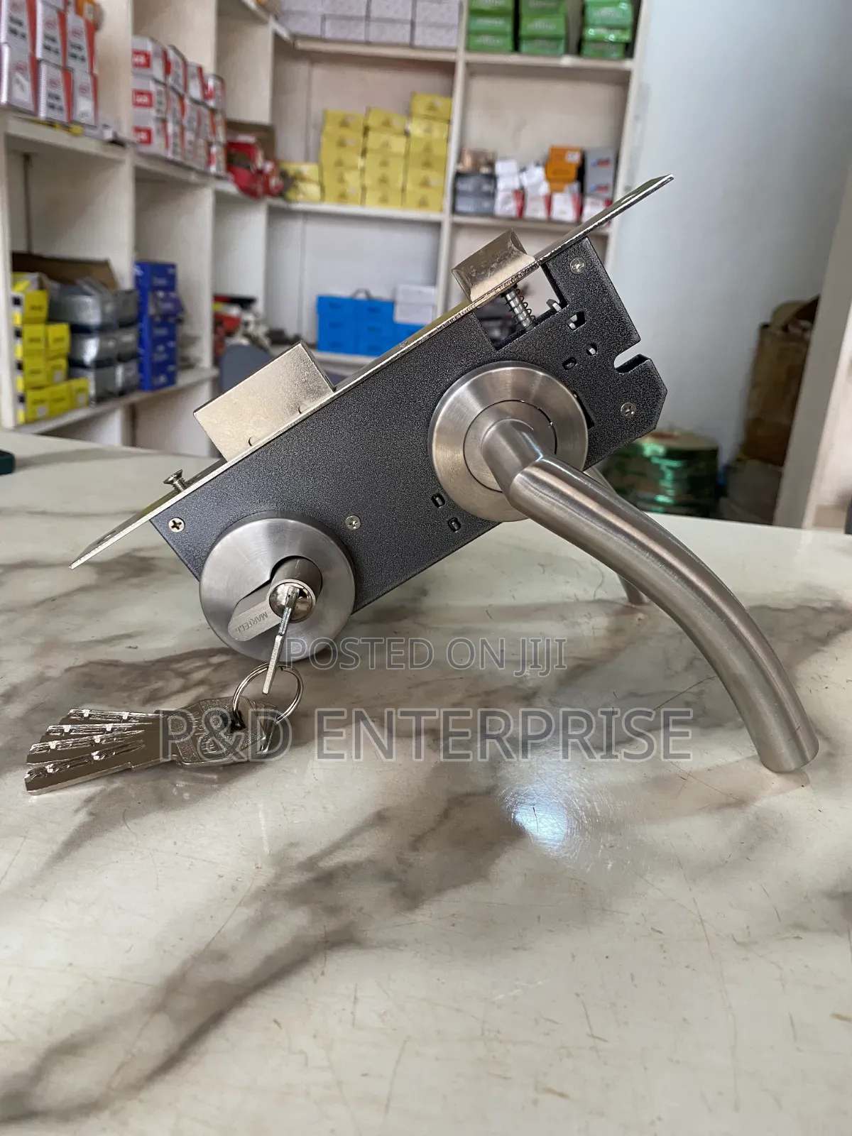 Quality Door Lock With Separate Handles.