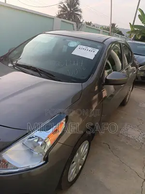 Nissan Versa 1.6 SV 2016 Gray