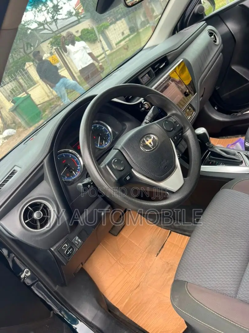 Toyota Corolla 2018 Black