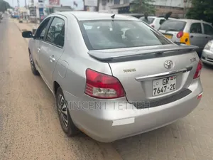 Toyota Yaris 2012 Silver