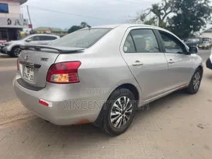 Toyota Yaris 2012 Silver