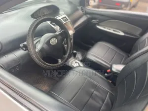 Toyota Yaris 2012 Silver