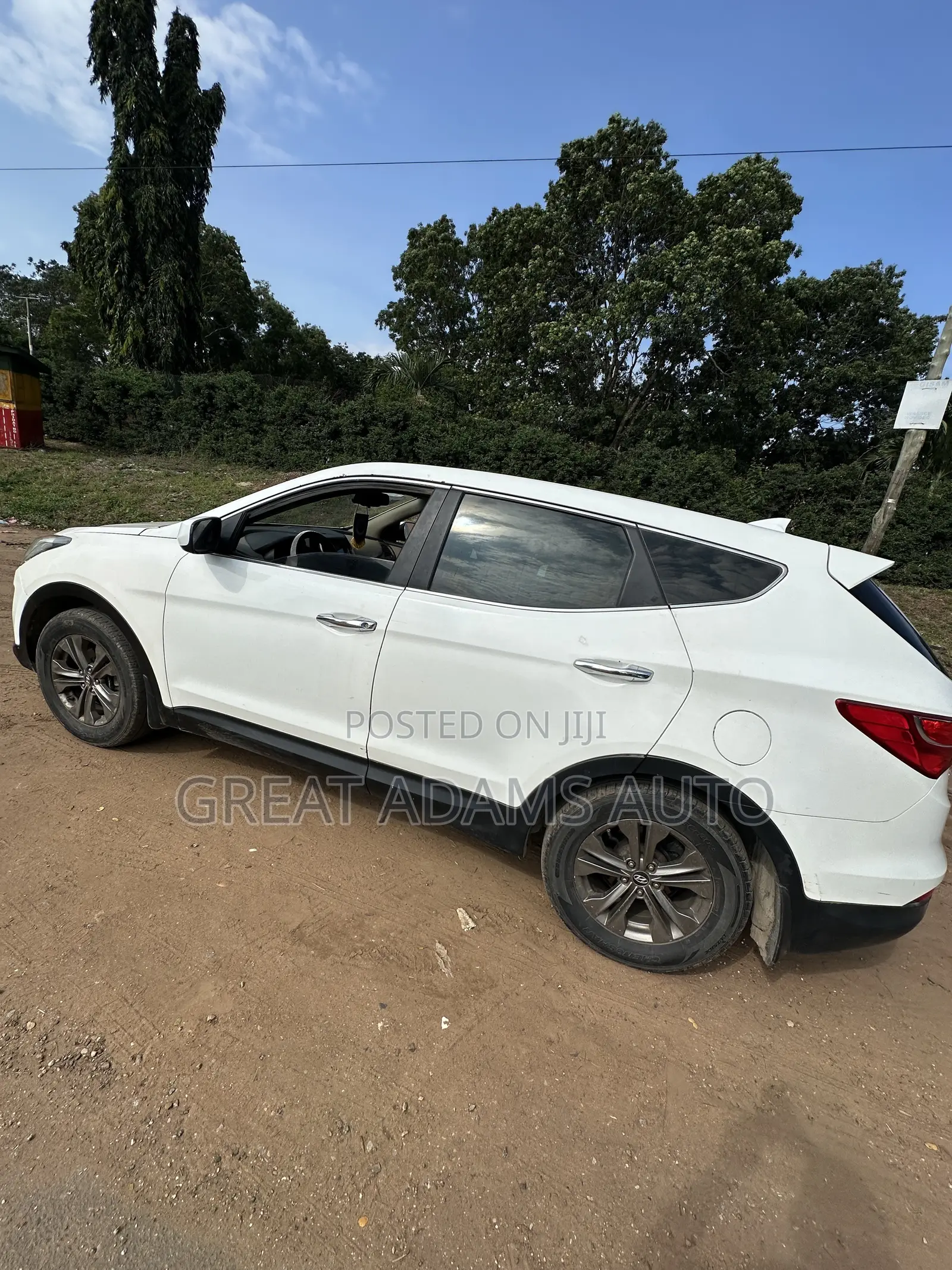 Hyundai Santa Fe 2012 White