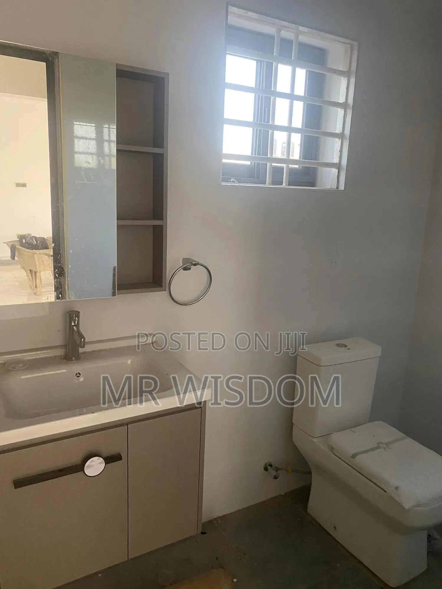 4bdrm Duplex in Lakeside Estate, Ashaley Botwe for sale