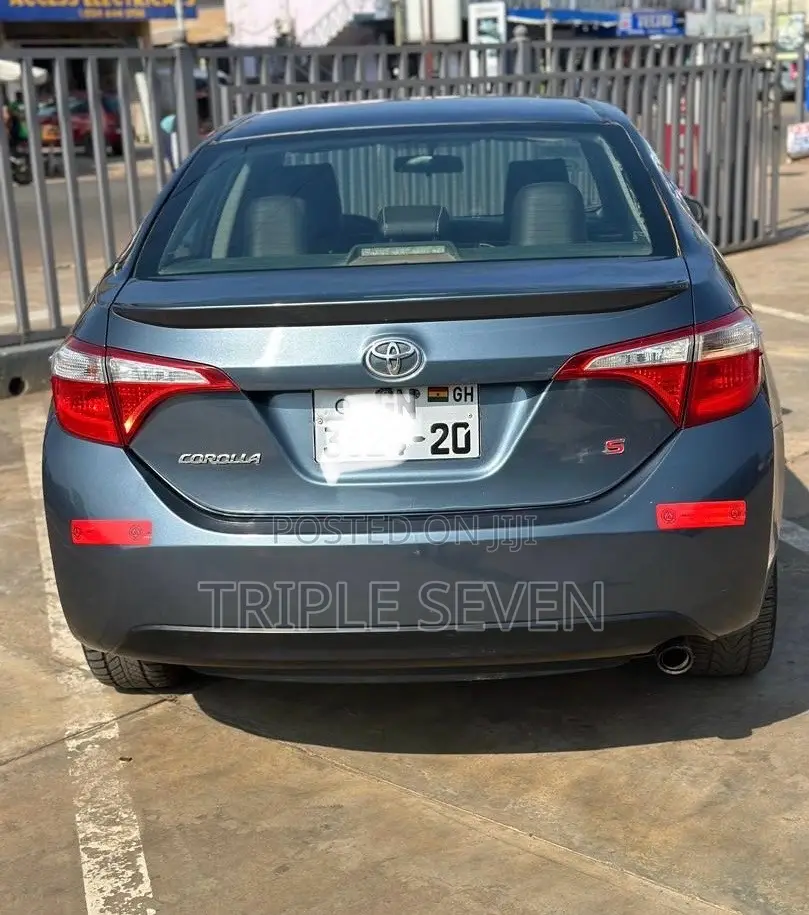 Toyota Corolla S Plus 4dr Sedan (1.8L 4cyl 6M) 2015 Gray