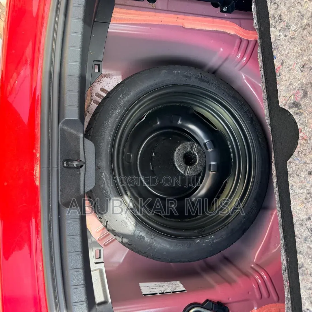 Toyota Vitz 2013 Red
