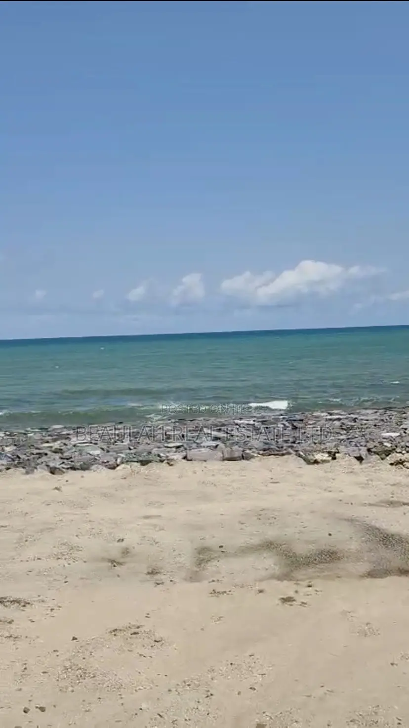 Titled Beachfront Land for Sale in Pramrpam (Commercial/Residential)