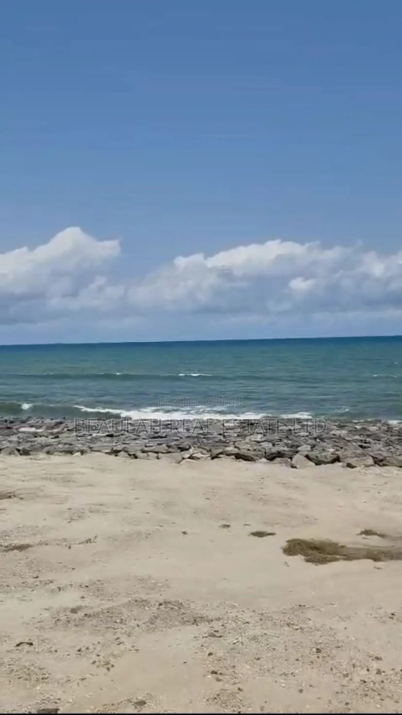 Titled Beachfront Land for Sale in Pramrpam (Commercial/Residential)