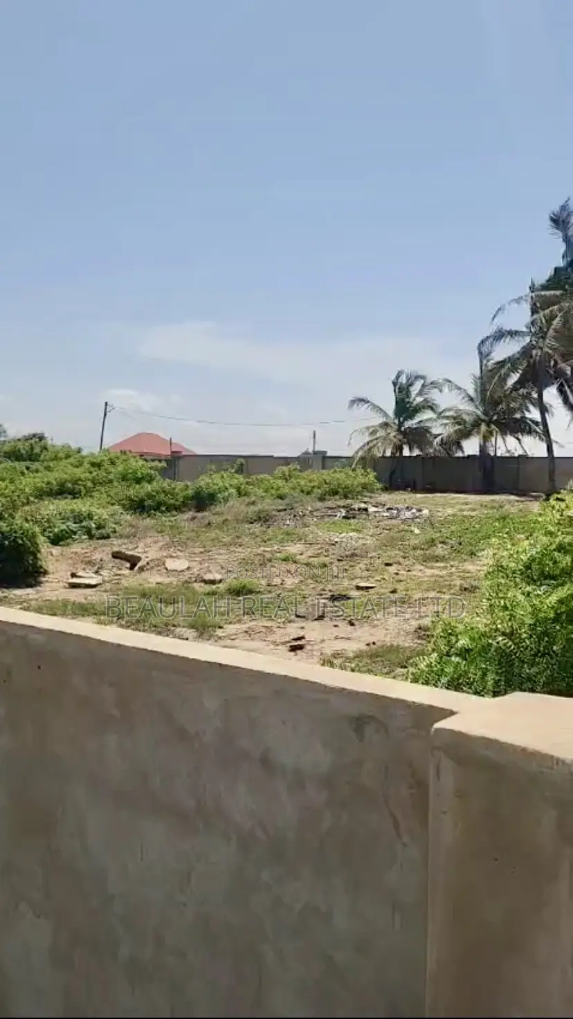 Titled Beachfront Land for Sale in Pramrpam (Commercial/Residential)