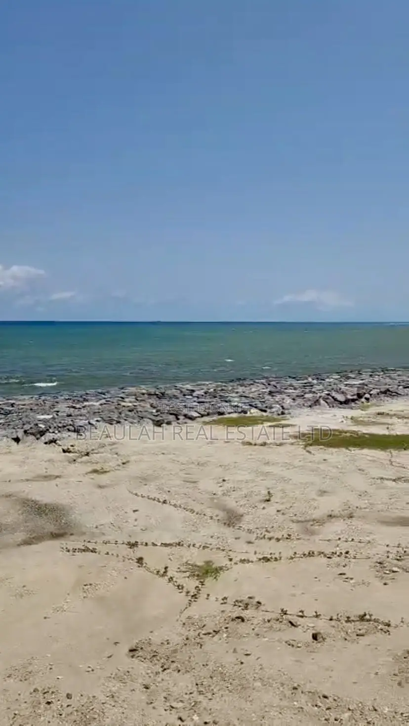 Titled Beachfront Land for Sale in Pramrpam (Commercial/Residential)