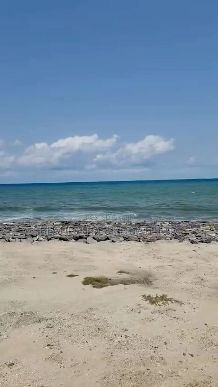 Titled Beachfront Land for Sale in Pramrpam (Commercial/Residential)