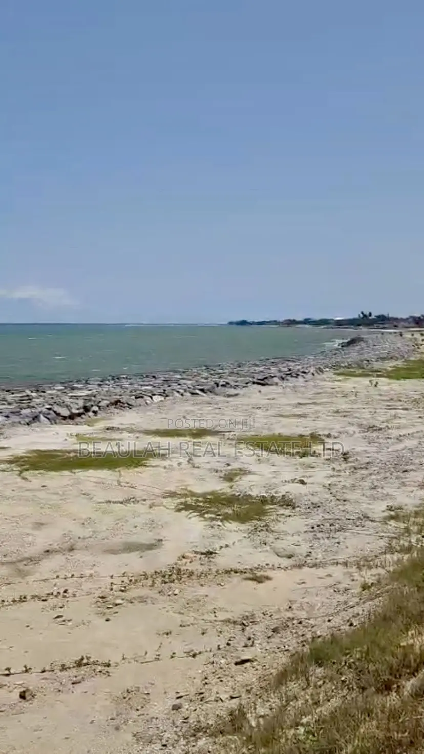 Titled Beachfront Land for Sale in Pramrpam (Commercial/Residential)