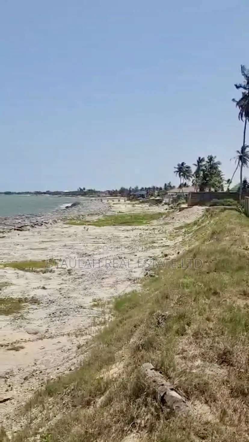 Titled Beachfront Land for Sale in Pramrpam (Commercial/Residential)
