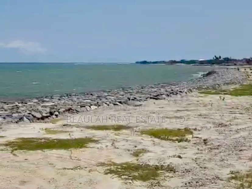 Titled Beachfront Land for Sale in Pramrpam (Commercial/Residential)