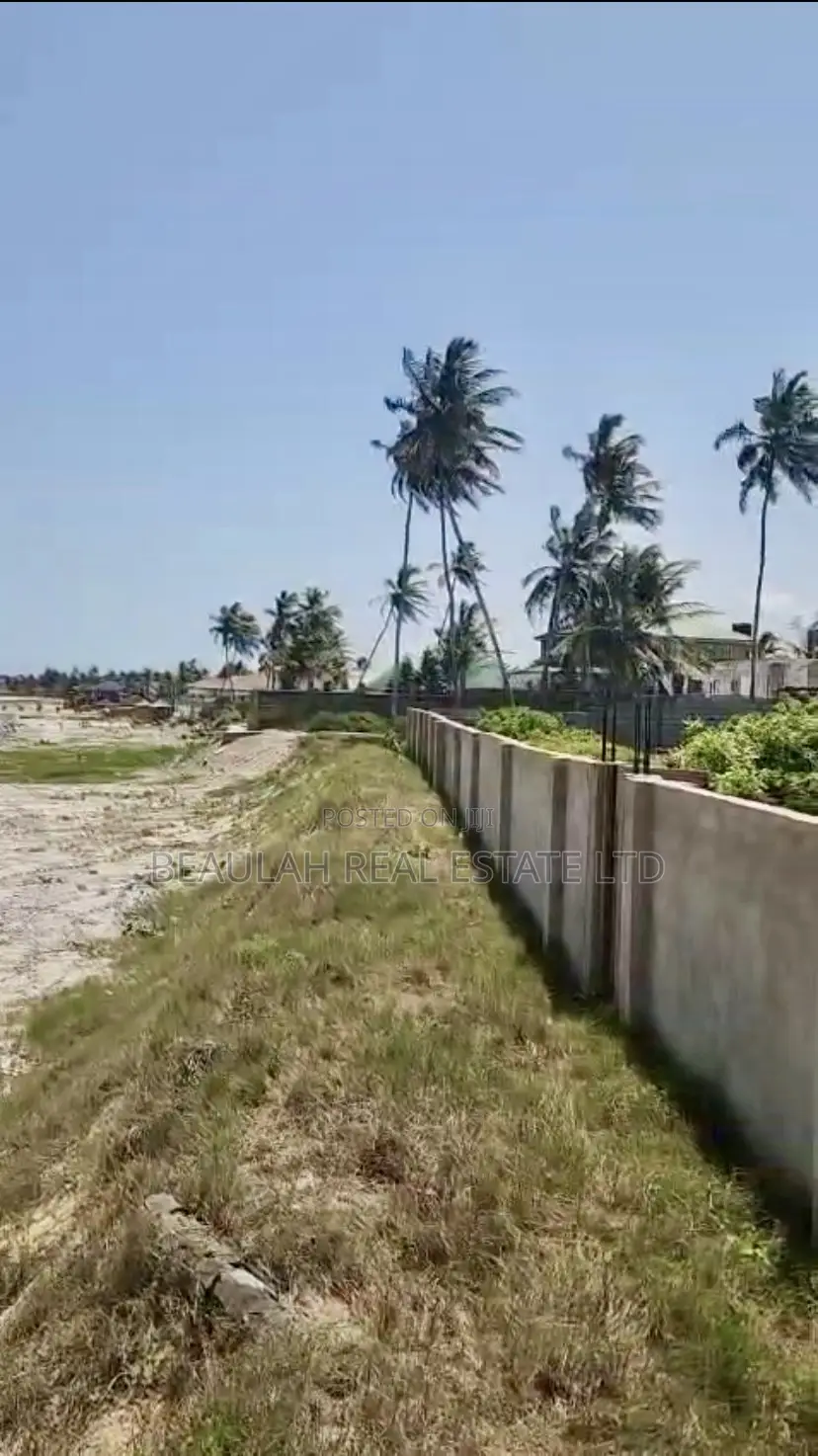 Titled Beachfront Land for Sale in Pramrpam (Commercial/Residential)
