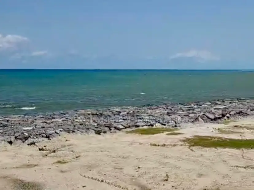 Titled Beachfront Land for Sale in Pramrpam (Commercial/Residential)