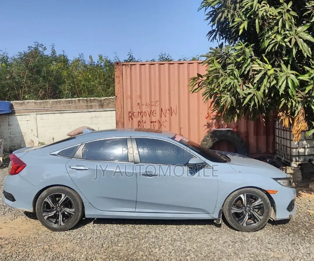 Honda Civic Touring 4dr Sedan (1.5L 4cyl) 2017