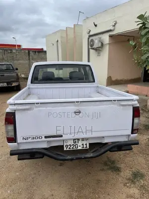 Nissan Hardbody 2009 White