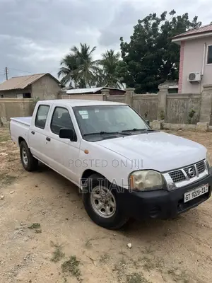 Nissan Hardbody 2009 White