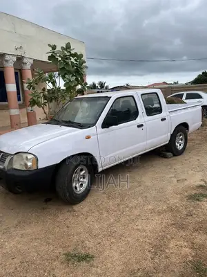 Nissan Hardbody 2009 White