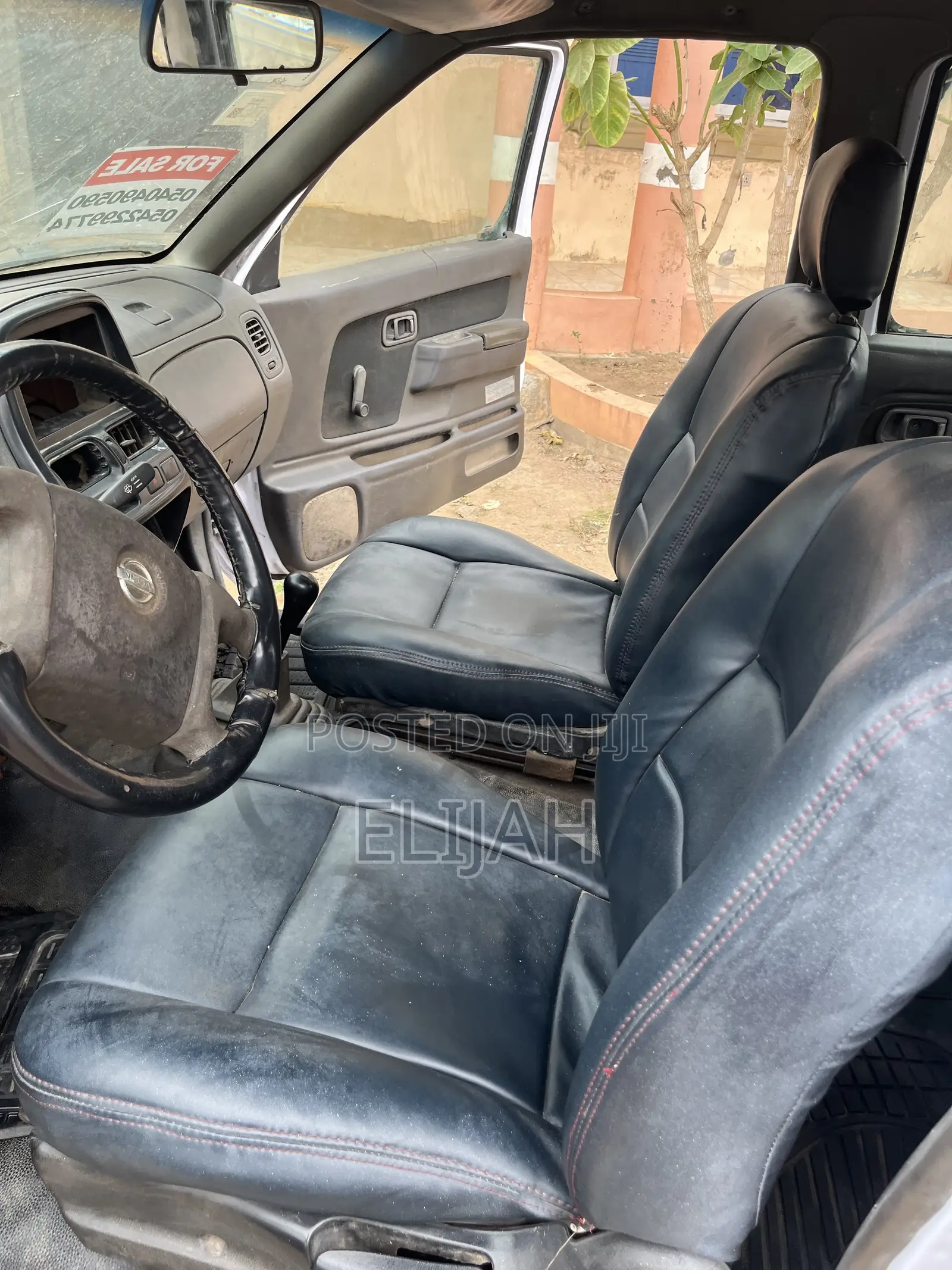 Nissan Hardbody 2009 White