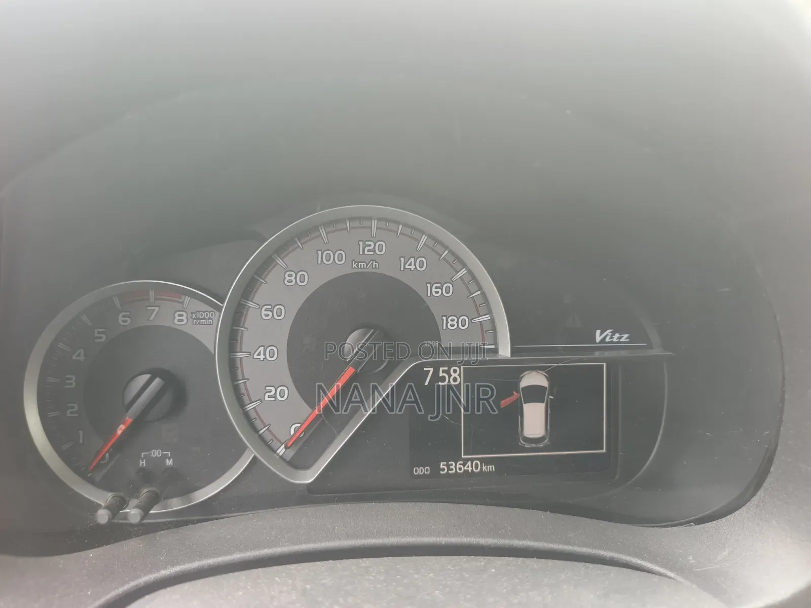 Toyota Vitz 2015 Silver