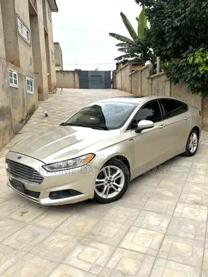 Ford Fusion 2018 Gold