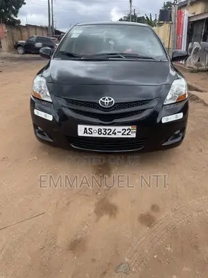 Toyota Yaris 2010 Black