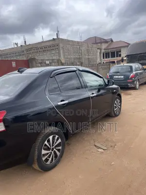 Toyota Yaris 2010 Black