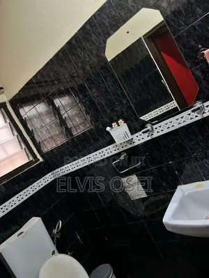 10bdrm House in Menskrom Macharty, Accra Metropolitan for sale