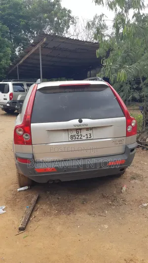 Volvo XC90 2011 Off white