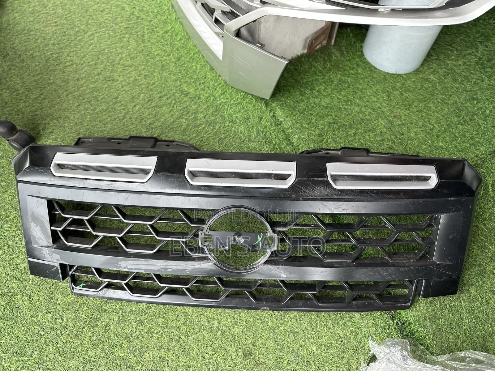 Nissan Frontier 2022-2024 Front Grille