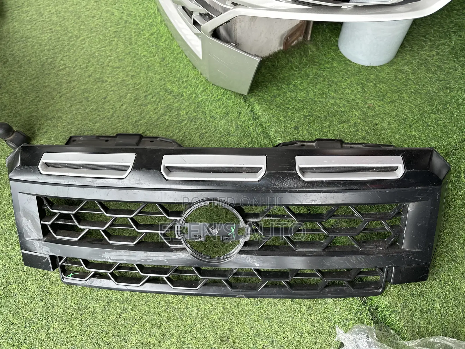 Nissan Frontier 2022-2024 Front Grille