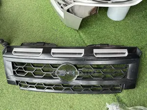Nissan Frontier 2022-2024 Front Grille