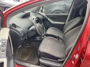 Toyota Vitz 2011 Red