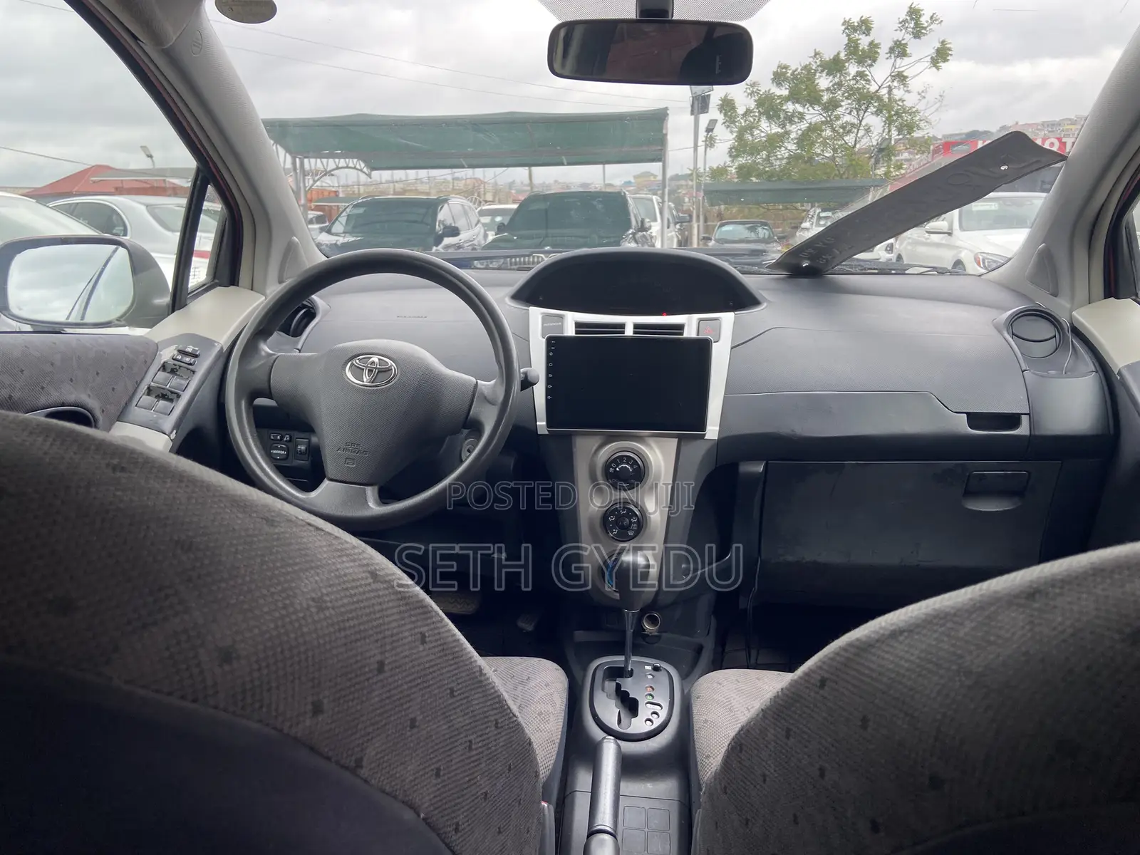 Toyota Vitz 2011 Red