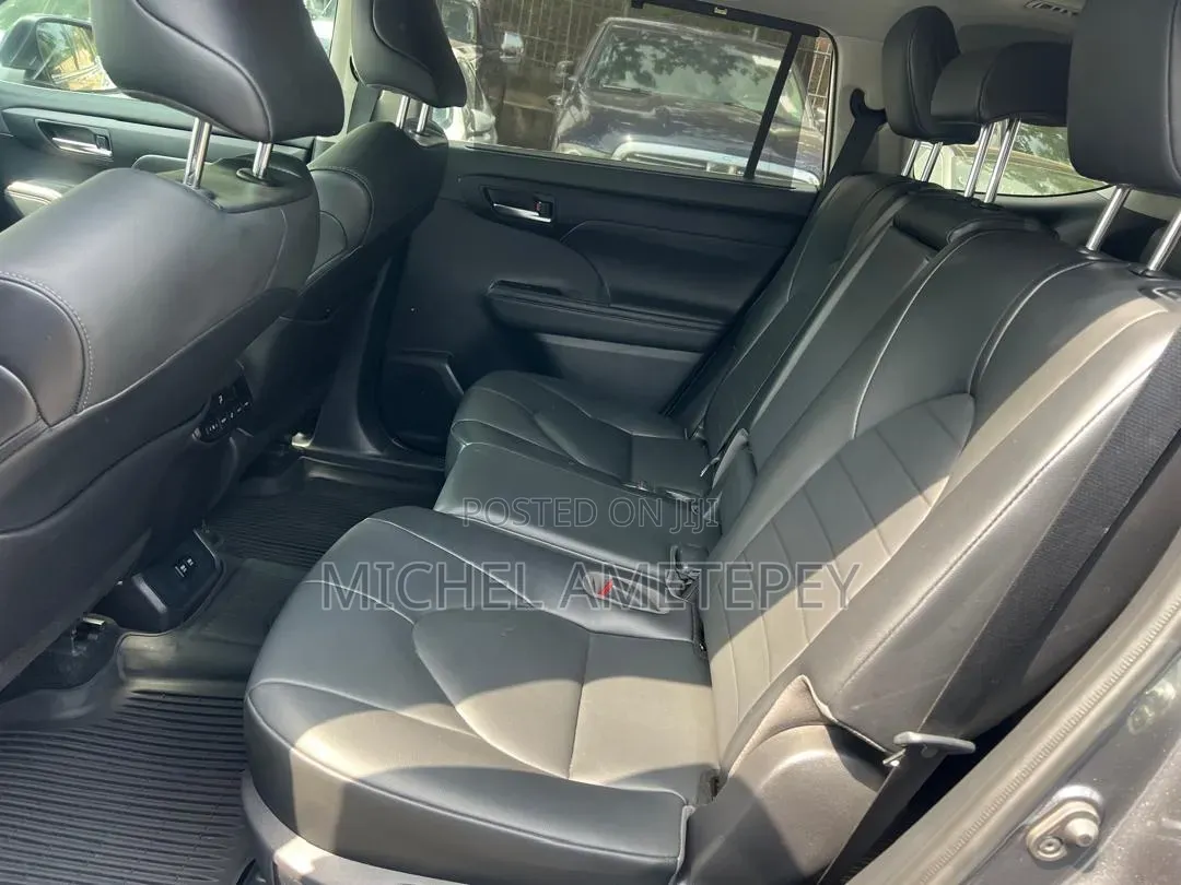 Toyota Highlander 2021 Gray