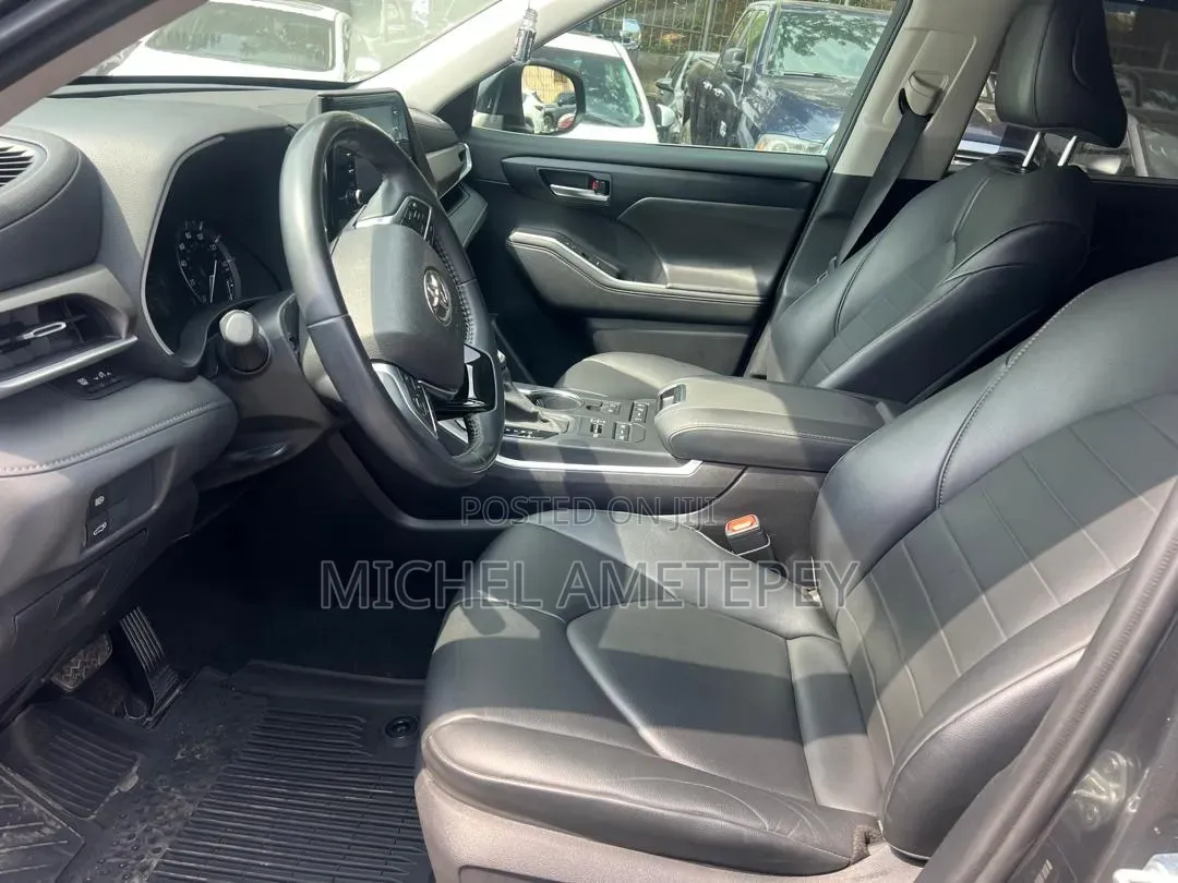 Toyota Highlander 2021 Gray