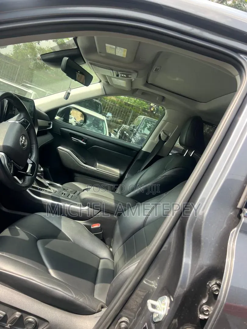 Toyota Highlander 2021 Gray