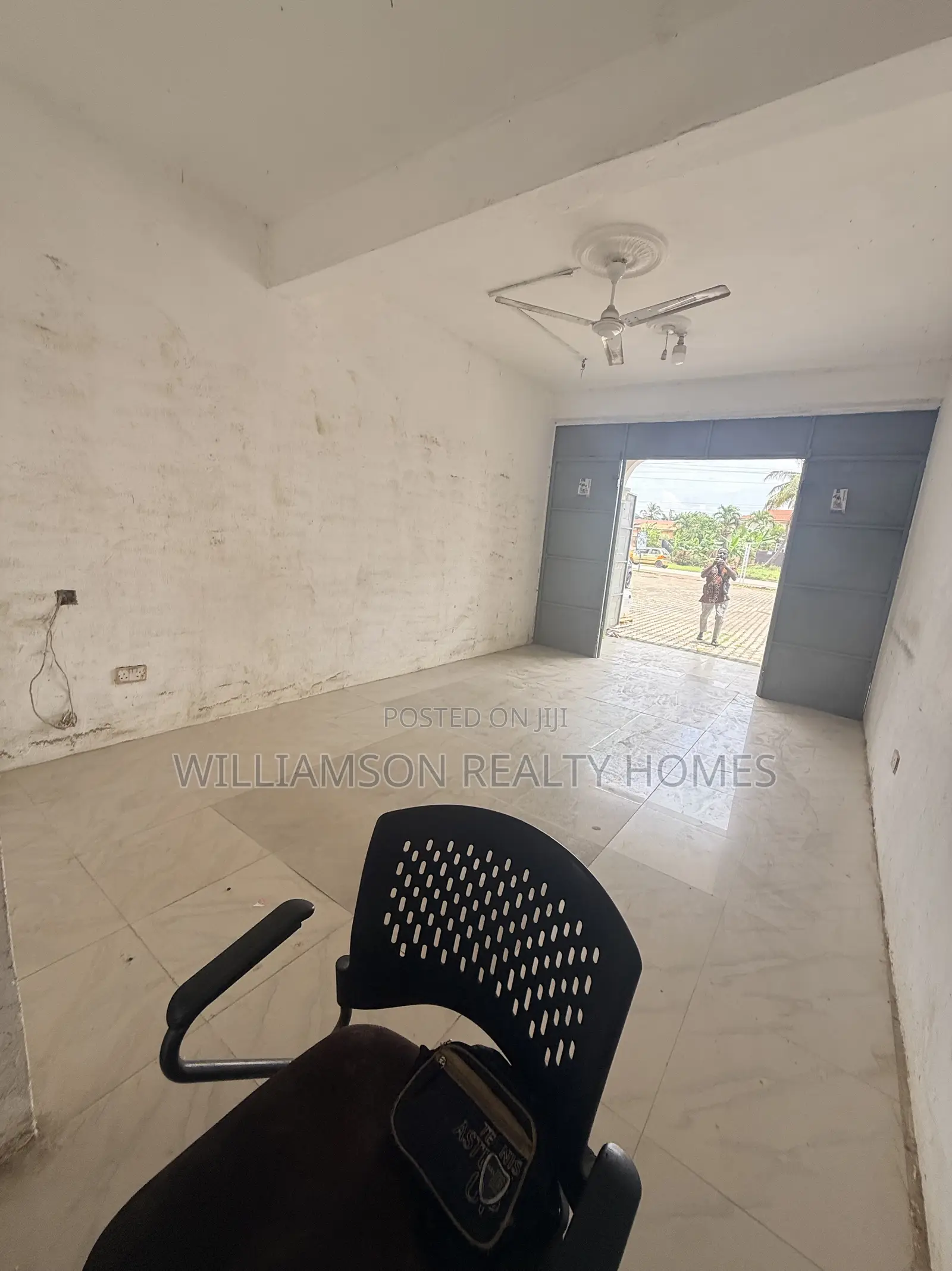 Downstairs, Road Side Shop/Store/Office Space/Showrm/Warehouse,spintex