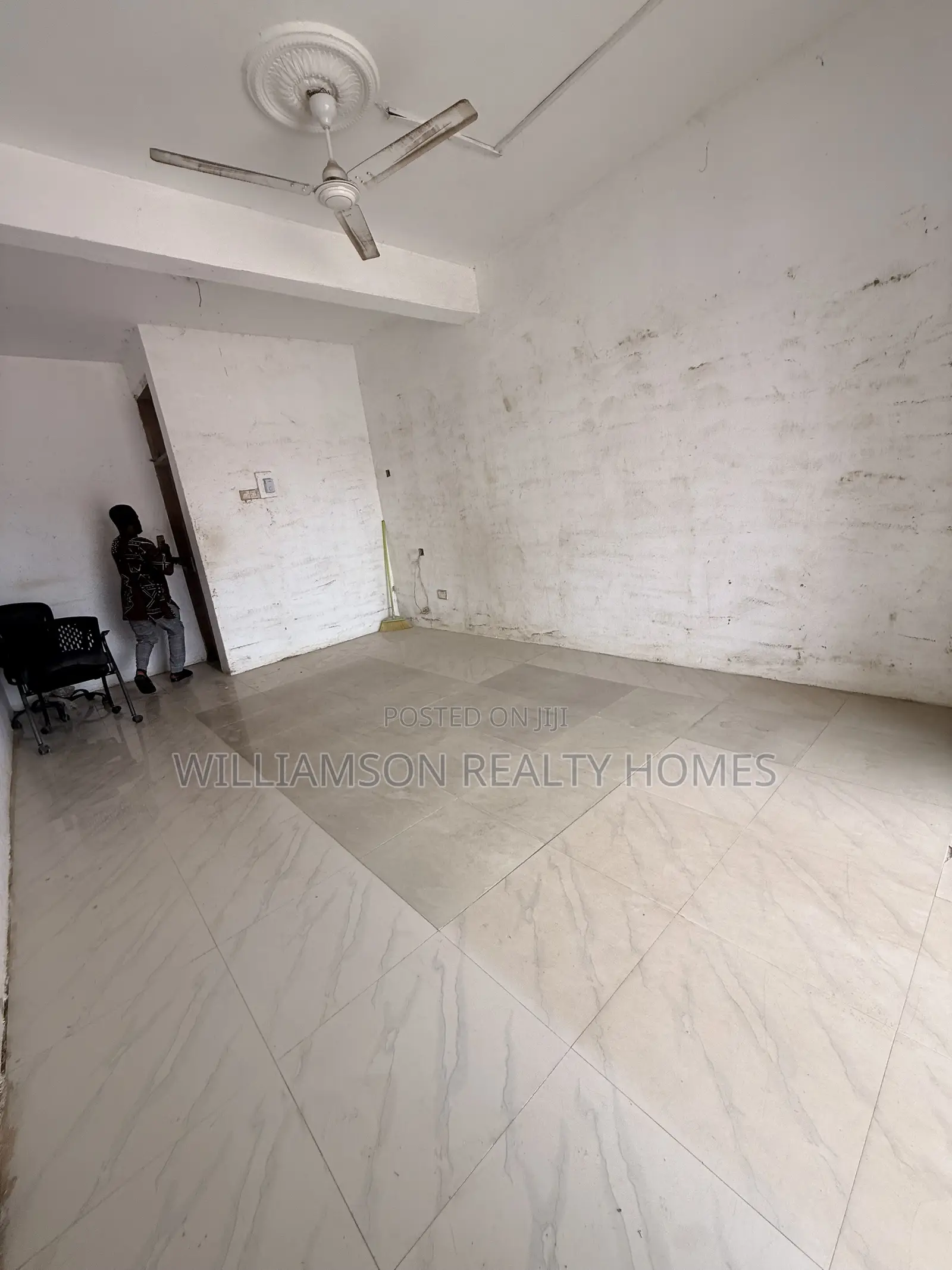 Downstairs, Road Side Shop/Store/Office Space/Showrm/Warehouse,spintex